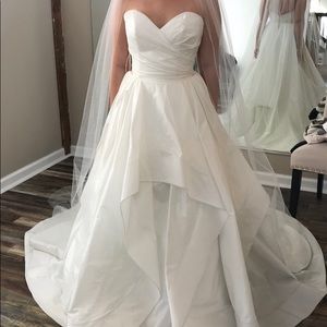 Hayley Paige Wedding Dress